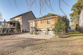 2 Mi to Midtown: Chic Apartment in Atlanta!