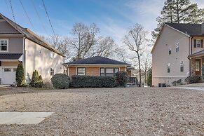 2 Mi to Midtown: Chic Apartment in Atlanta!