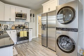 2 Mi to Midtown: Chic Apartment in Atlanta!