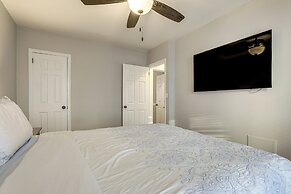 2 Mi to Midtown: Chic Apartment in Atlanta!