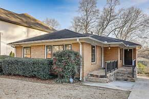 2 Mi to Midtown: Chic Apartment in Atlanta!