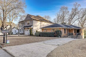 2 Mi to Midtown: Chic Apartment in Atlanta!