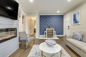2 Mi to Midtown: Chic Apartment in Atlanta!
