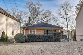 2 Mi to Midtown: Chic Apartment in Atlanta!