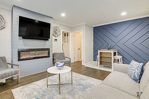 2 Mi to Midtown: Chic Apartment in Atlanta!