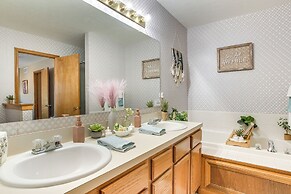 17 Mi to Columbus: Pickerington Home w/ Fire Pit!