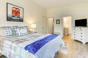 Balconies: Walkable Southside Chattanooga Condo!