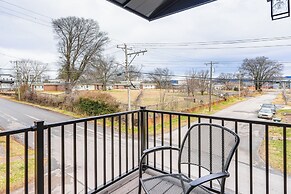 Balconies: Walkable Southside Chattanooga Condo!