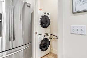 Balconies: Walkable Southside Chattanooga Condo!