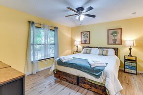 4 Mi to Bradenton Riverwalk: Cozy Home w/ Patio!