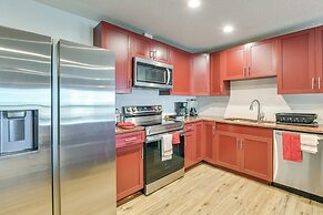 4 Mi to Bradenton Riverwalk: Cozy Home w/ Patio!