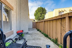 2 Mi to Beaches: Condo w/ Patio in Port Hueneme!