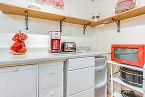 Walk to Ohio River & Spencer Landing: Apt w/ Patio