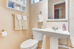 Walk to Ohio River & Spencer Landing: Apt w/ Patio