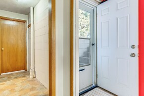 Walk to Ohio River & Spencer Landing: Apt w/ Patio