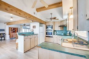 Gulf Coast Cottage w/ Beach Access: Fish & Paddle!