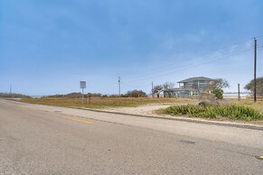 Gulf Coast Cottage w/ Beach Access: Fish & Paddle!