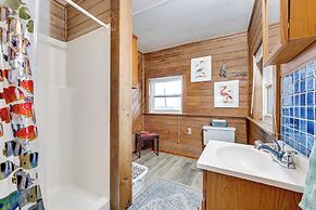 Gulf Coast Cottage w/ Beach Access: Fish & Paddle!