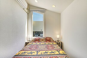 5 Mi to U of A Campus: Mtn-view Tucson Pad!