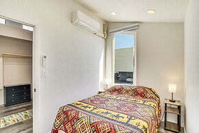 5 Mi to U of A Campus: Mtn-view Tucson Pad!