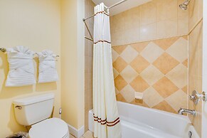 12 Mi to Wdw: Resort Condo w/ Community Hot Tub!