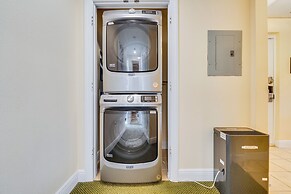 12 Mi to Wdw: Resort Condo w/ Community Hot Tub!