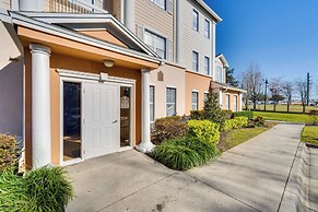 12 Mi to Wdw: Resort Condo w/ Community Hot Tub!