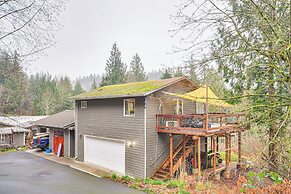 4 Mi to Sandy River Access: Studio w/ Mtn Views!