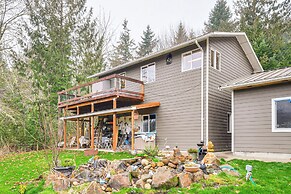 4 Mi to Sandy River Access: Studio w/ Mtn Views!