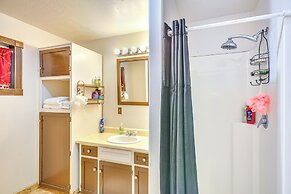 4 Mi to Sandy River Access: Studio w/ Mtn Views!