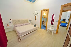 Casa Mondrian - Camere con Bagno e Piscina Privata
