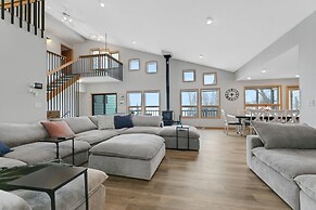 Spacious 8-BR Leech Lake Retreat w/ Game Room