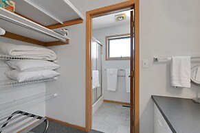 Spacious 8-BR Leech Lake Retreat w/ Game Room