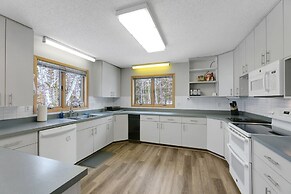 Spacious 8-BR Leech Lake Retreat w/ Game Room