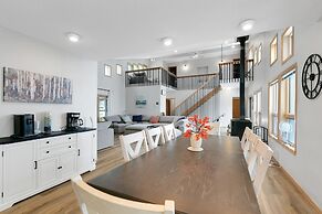 Spacious 8-BR Leech Lake Retreat w/ Game Room