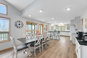 Spacious 8-BR Leech Lake Retreat w/ Game Room