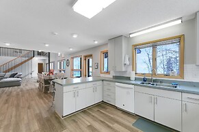 Spacious 8-BR Leech Lake Retreat w/ Game Room