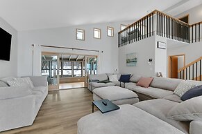 Spacious 8-BR Leech Lake Retreat w/ Game Room