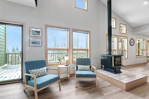 Spacious 8-BR Leech Lake Retreat w/ Game Room