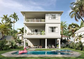 Brand New Luxury Build 265 Carolina Ave: Heated Pool, Hot Tub 6 Bedroo