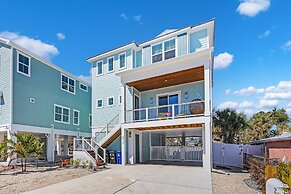 211 Blue Palm: Spacious 5-Bedroom Pool Home, Steps from Beach! 5 Home