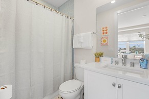 211 Blue Palm: Spacious 5-Bedroom Pool Home, Steps from Beach! 5 Home