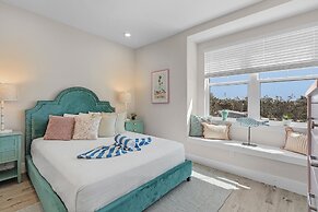 211 Blue Palm: Spacious 5-Bedroom Pool Home, Steps from Beach! 5 Home