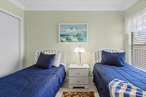 Bay Village 126: Charming Beachfront 2br/2ba Condo W/ Balcony 2 Bedroo