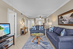 Bay Village 126: Charming Beachfront 2br/2ba Condo W/ Balcony 2 Bedroo