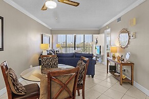 Bay Village 126: Charming Beachfront 2br/2ba Condo W/ Balcony 2 Bedroo