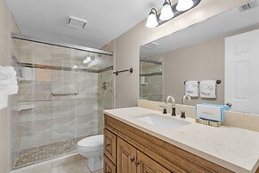 Bay Village 126: Charming Beachfront 2br/2ba Condo W/ Balcony 2 Bedroo