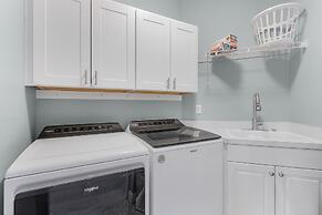 Manatee Bay #721: Waterfront Condo W/ Bay Views & Pool 3 Bedroom Condo