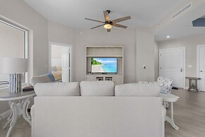 Manatee Bay #721: Waterfront Condo W/ Bay Views & Pool 3 Bedroom Condo