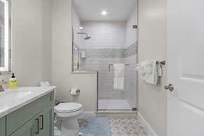 Manatee Bay #721: Waterfront Condo W/ Bay Views & Pool 3 Bedroom Condo